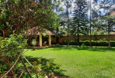 5 Bed House with En Suite at Old Runda - 2