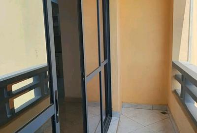 3 Bed Apartment with En Suite at Off Links Road - 4