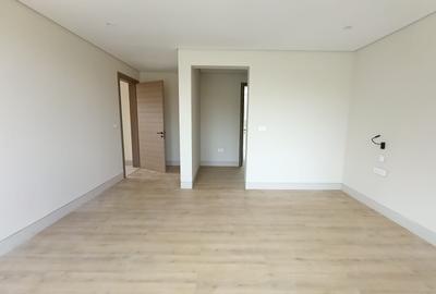 5 Bed Villa with En Suite in Kyuna - 4