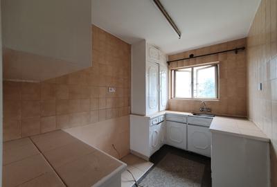 2 Bed Apartment with Parking at Parklands Rd - 4