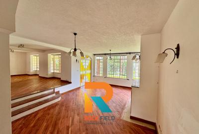 4 Bed House with En Suite at Off Un Avenue - 4