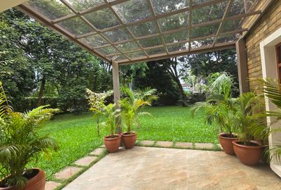 5 Bed Villa with En Suite in Runda - 3