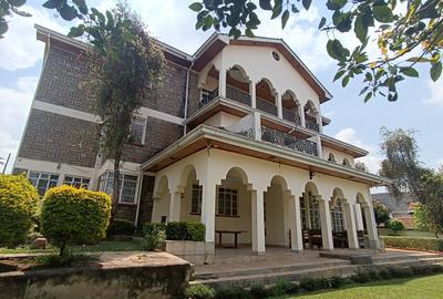 6 Bed House with En Suite in Runda