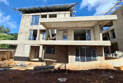 5 Bed Townhouse with En Suite in Lavington