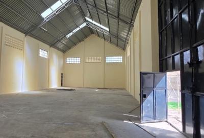4,000 ft² Warehouse with Parking in Mlolongo - 4
