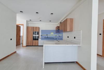 4 Bed Apartment with En Suite in Spring Valley