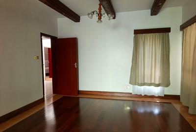 5 Bed Townhouse with En Suite in Runda