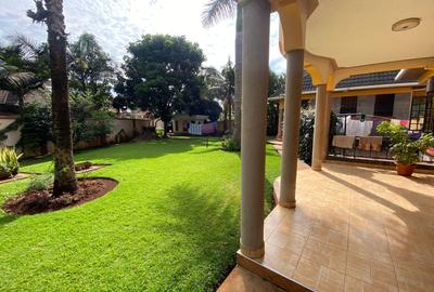 5 Bed House with En Suite in Runda