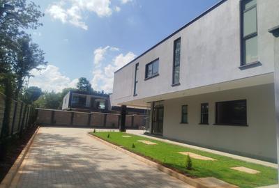 5 Bed House with En Suite in Nyari - 3