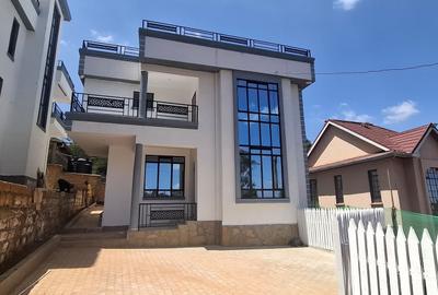 5 Bed Townhouse with En Suite in Ngong