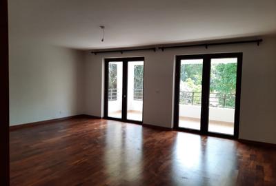 5 Bed Townhouse with En Suite in Lavington