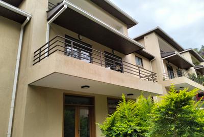 5 Bed Townhouse with En Suite in Lavington