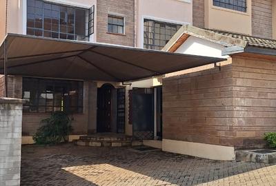 5 Bed Townhouse with En Suite in Lavington