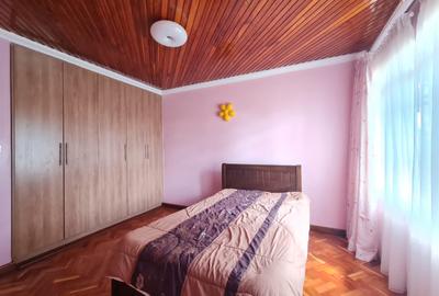 4 Bed House with En Suite in Mountain View - 3