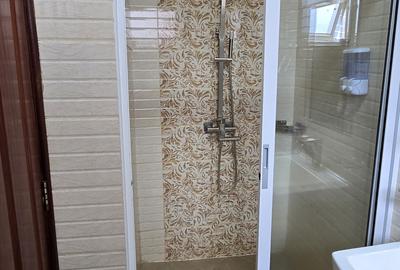 Serviced 4 Bed Apartment with En Suite in Parklands - 3