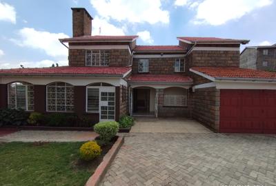 5 Bed Townhouse with En Suite in Kinoo