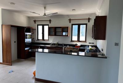 2 Bed Apartment with En Suite in Nyali Area - 3