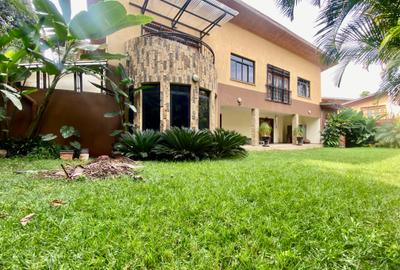 5 Bed Villa with En Suite in Kyuna - 2