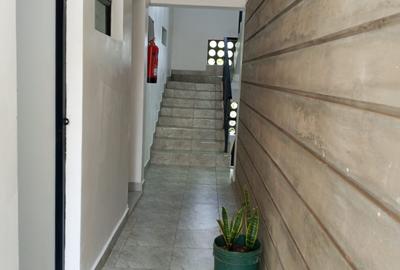 1 Bed Apartment with En Suite in Kitisuru - 3