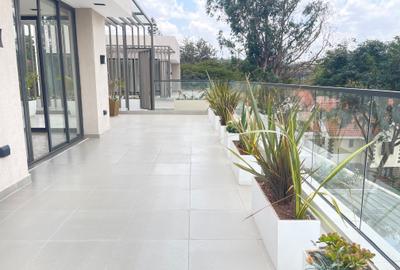 5 Bed Townhouse with En Suite in Lavington