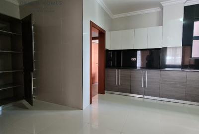 4 Bed Apartment with En Suite at Riverside Drive