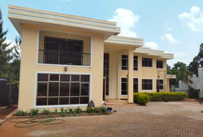 6 Bed House with En Suite in Kitisuru