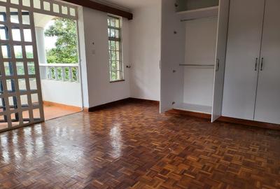 4 Bed Townhouse with En Suite at Red Hill