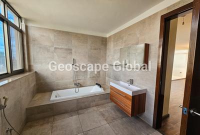 4 Bed Apartment with En Suite in Westlands Area - 4