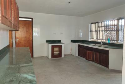 4 Bed House with En Suite in Gigiri