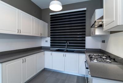 2 Bed Apartment with En Suite in Rhapta Road - 4