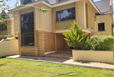 5 Bed Townhouse with En Suite in Lavington