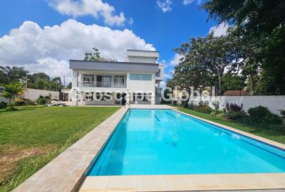 4 Bed House with En Suite in Runda - 4