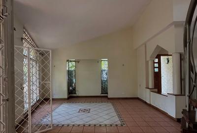 4 Bed Townhouse with En Suite in Kilimani - 4