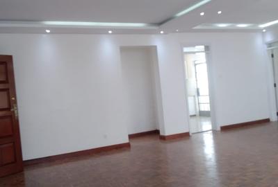 4 Bed Apartment with En Suite in Riverside - 3