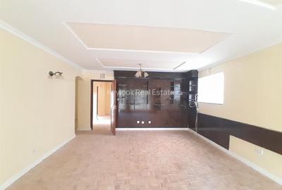 5 Bed Townhouse with En Suite in Lavington - 4