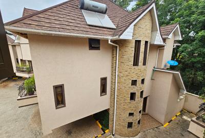 4 Bed House with En Suite in Lavington