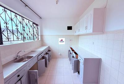 3 Bed Apartment with En Suite in Kileleshwa - 3