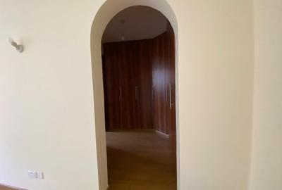 3 Bed Apartment with En Suite in Brookside - 3