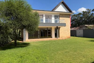 4 Bed Townhouse with En Suite in Ridgeways - 4