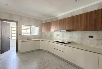 3 Bed Apartment with En Suite in Kileleshwa - 4