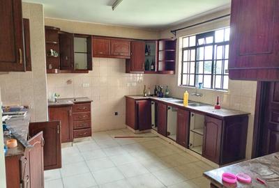 3 Bed Apartment with En Suite at Rhapta Road