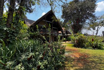 4 Bed House with En Suite in Nyari