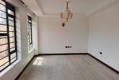 4 Bed Townhouse with En Suite at Veterinary Centre - 3