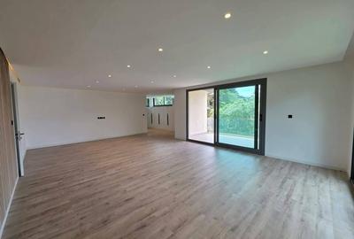 5 Bed Townhouse with En Suite at Lavington Green - 4