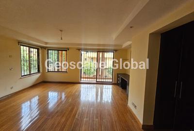 5 Bed Townhouse with En Suite in Spring Valley - 2