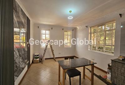 2 Bed Apartment with En Suite in Runda