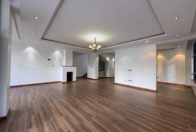 4 Bed Townhouse with En Suite in Karen - 2