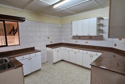 3 Bed Apartment with En Suite at Lavington Green