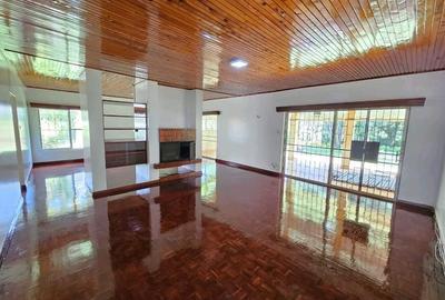 4 Bed House with En Suite in Runda