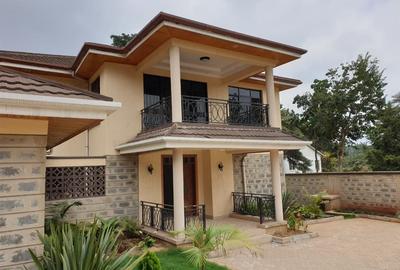 5 Bed House with Garden in Lavington